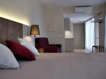 Aparthotel K ฟิกวยเรส ภายนอก รูปภาพ